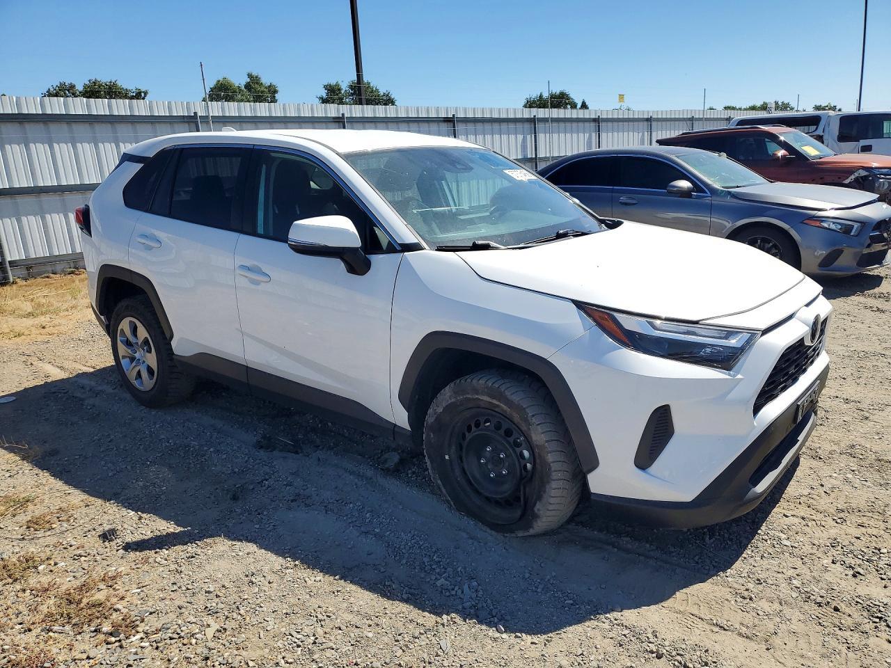 2024 Toyota Rav4 Le - zdjęcie 4