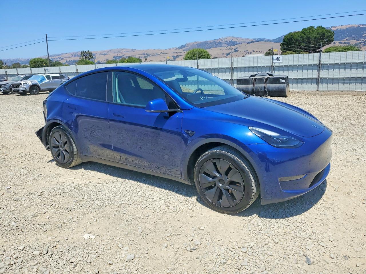 2025 Tesla Model Y - zdjęcie 4