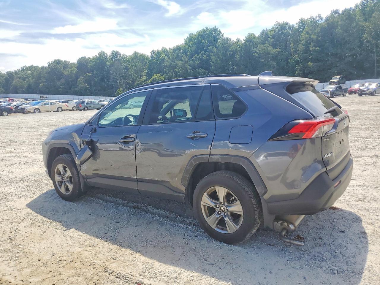 2025 Toyota Rav4 Xle - zdjęcie 2