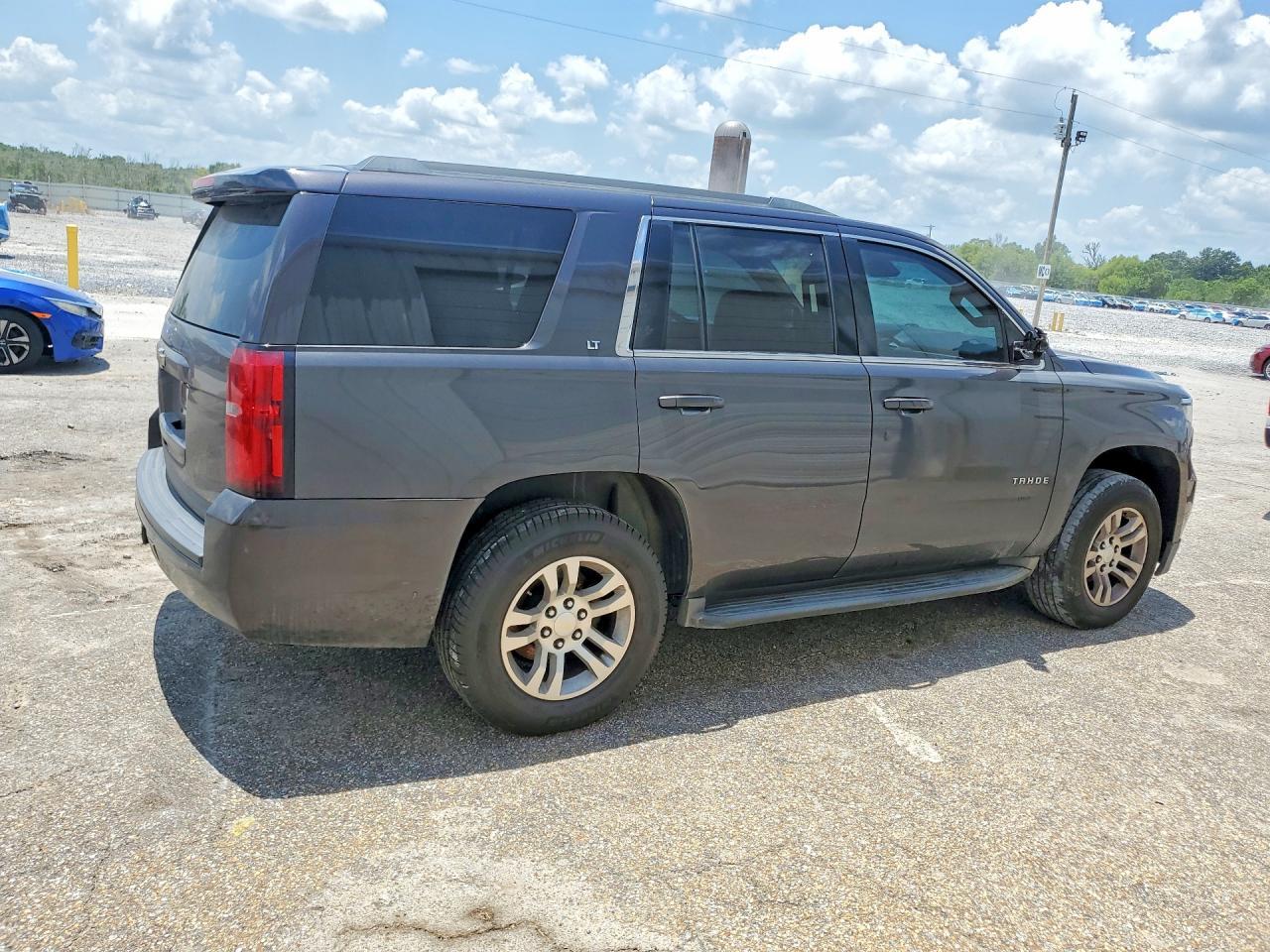 2016 Chevrolet Tahoe C1500 Lt - zdjęcie 3