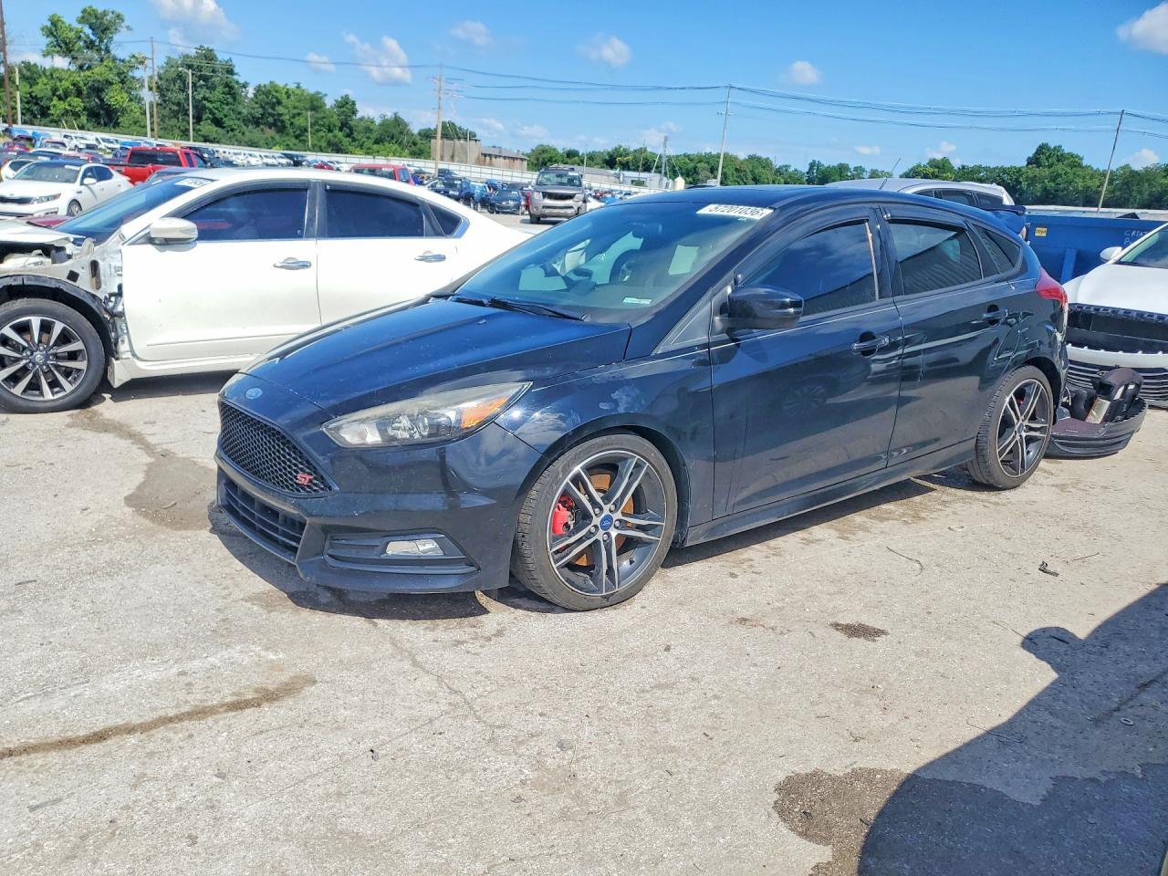 2017 Ford Focus St - zdjęcie główne