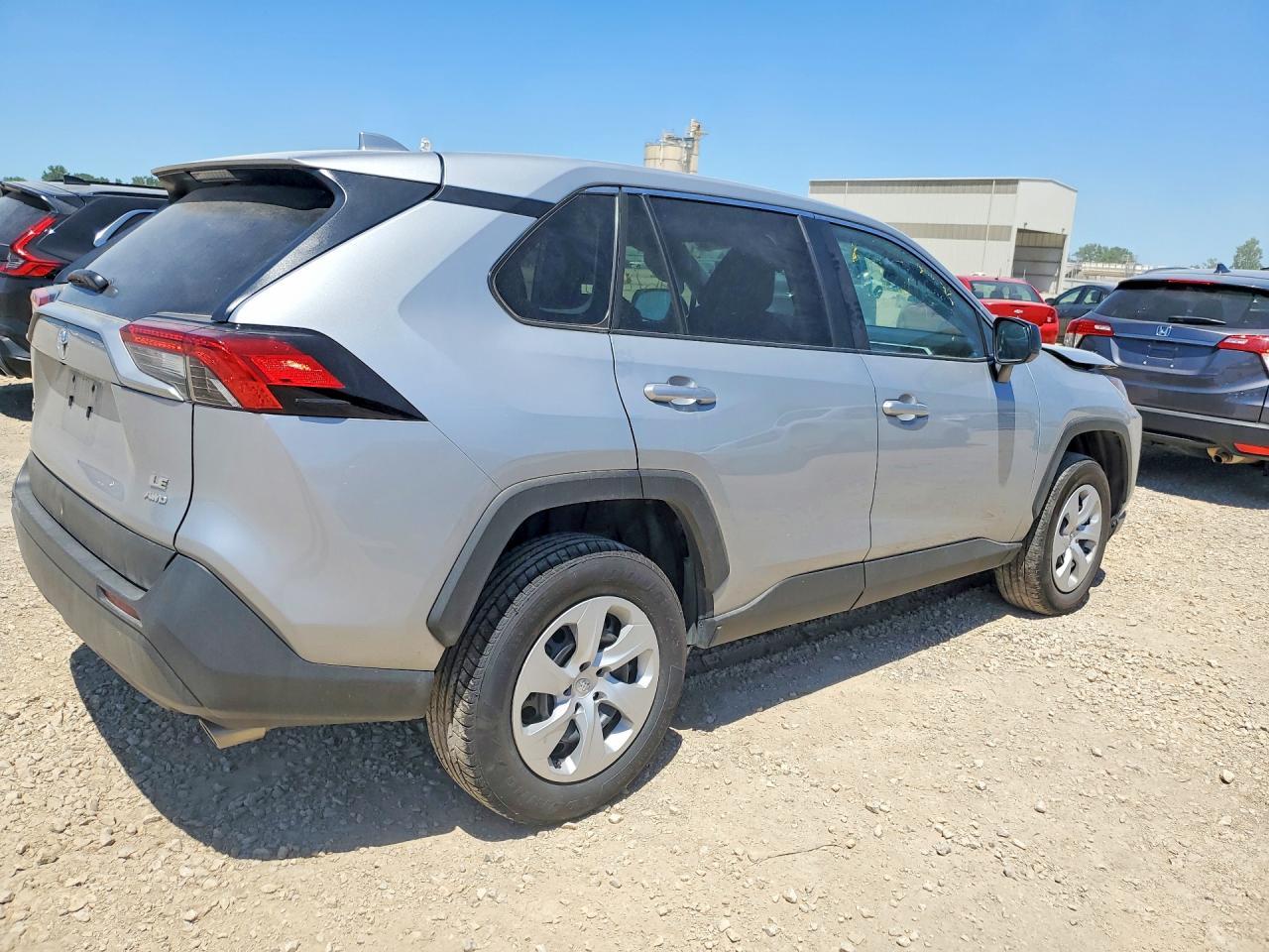 2025 Toyota Rav4 Le - zdjęcie 3