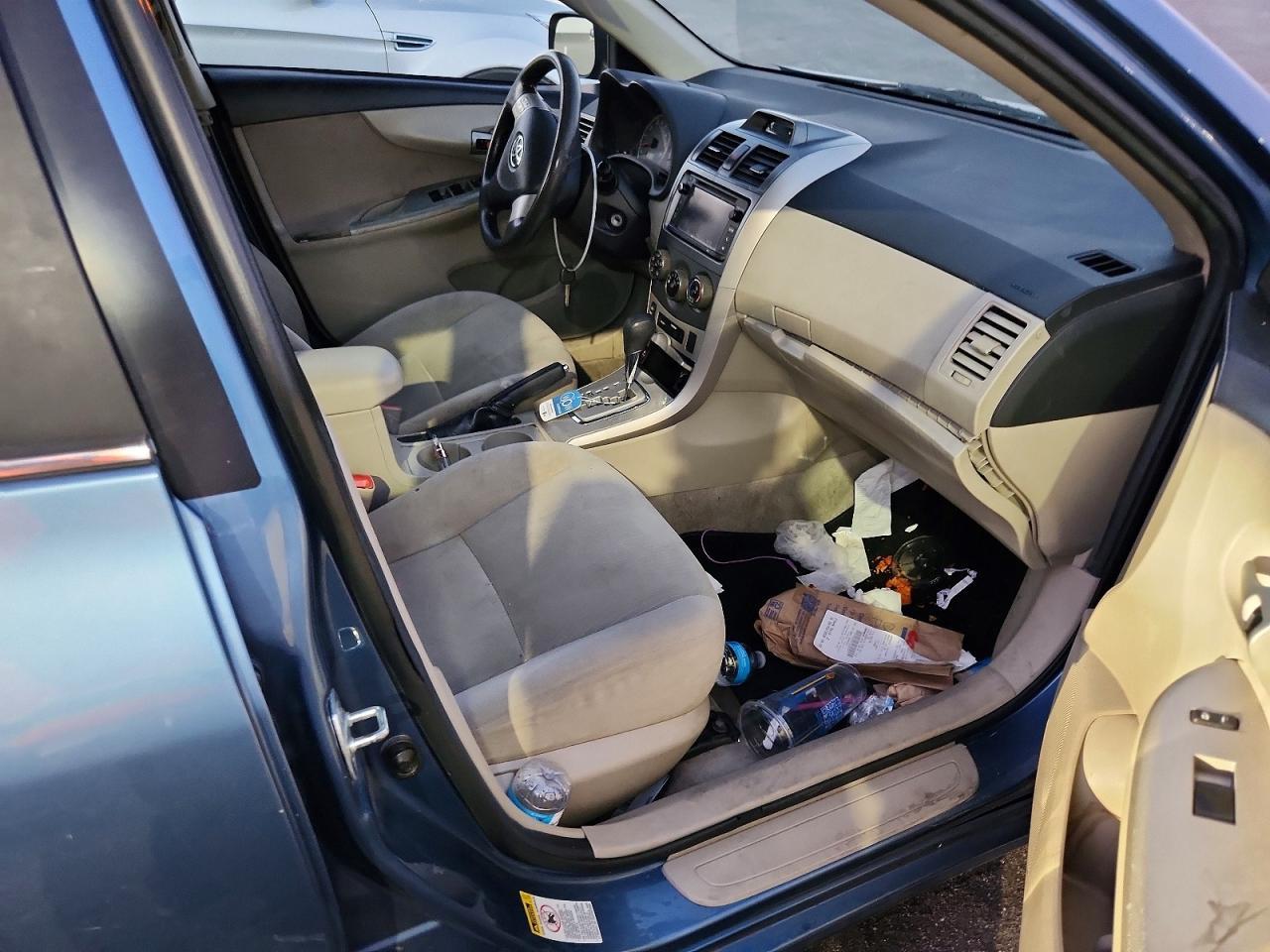2013 Toyota Corolla - zdjęcie 13