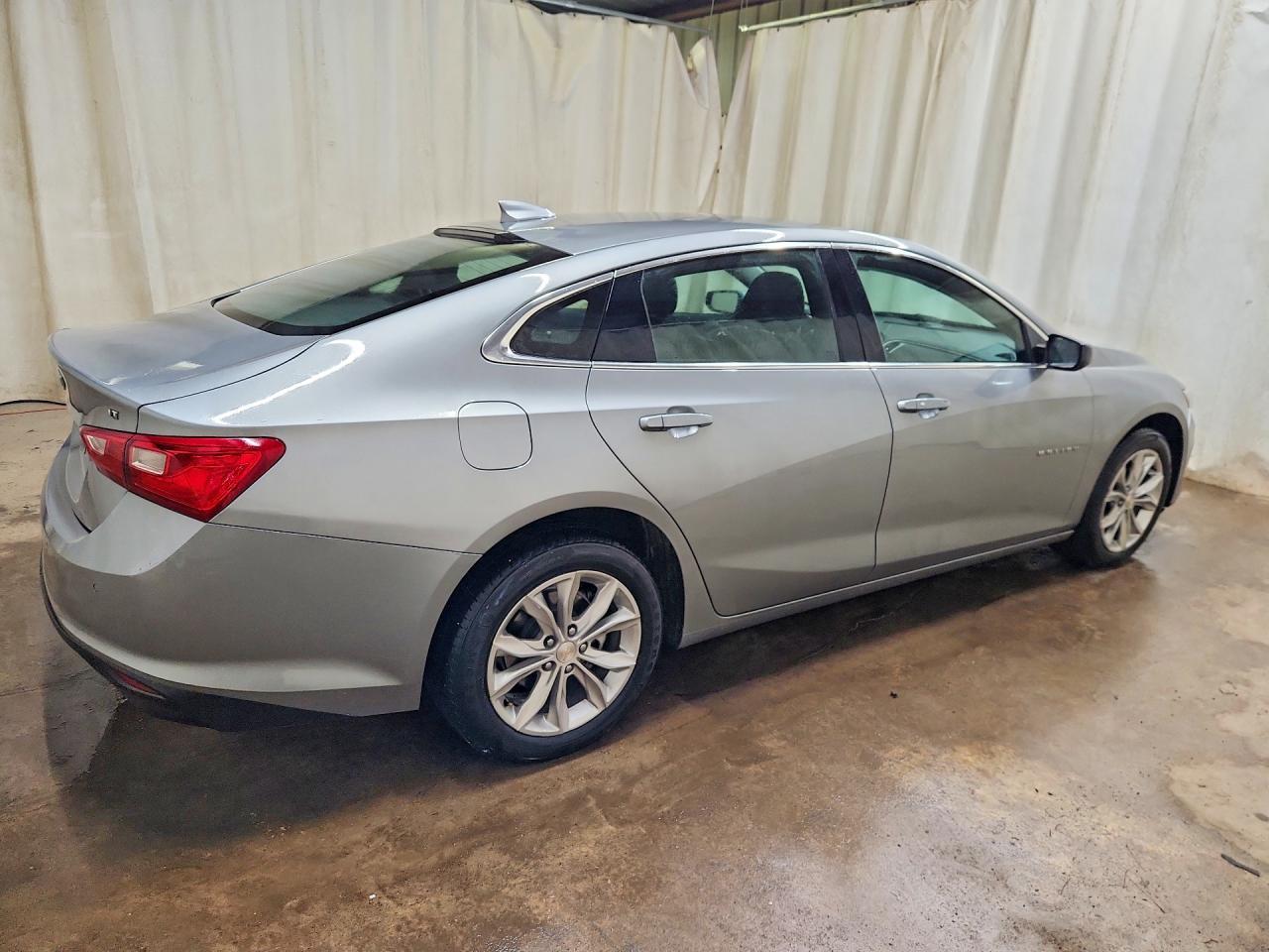 2025 Chevrolet Malibu Lt - zdjęcie 3