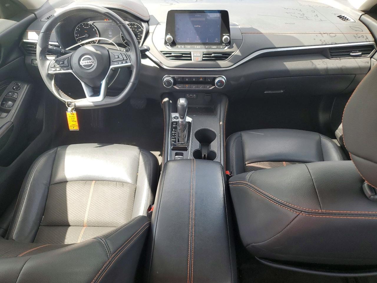 2022 Nissan Altima Sr - zdjęcie 8