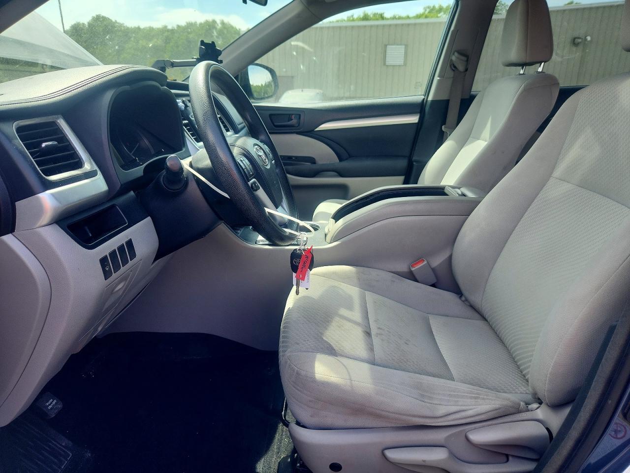 2014 Toyota Highlander Le - zdjęcie 7