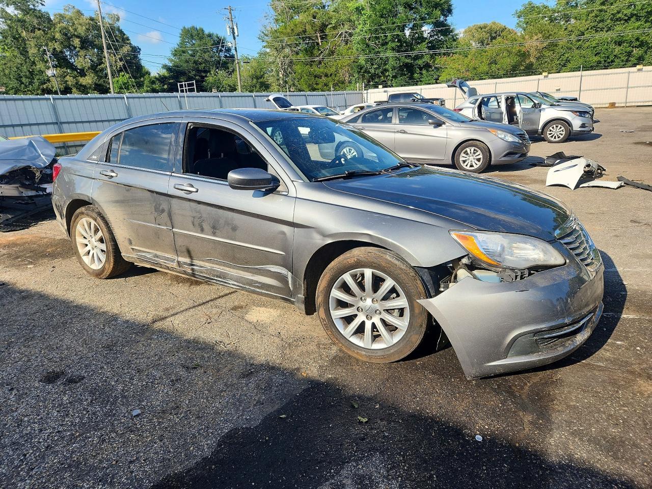 2013 Chrysler 200 Touring - zdjęcie 4