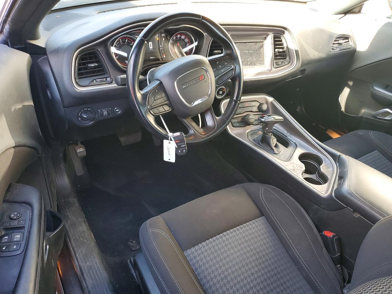 2022 Dodge Challenger Sxt - zdjęcie 8