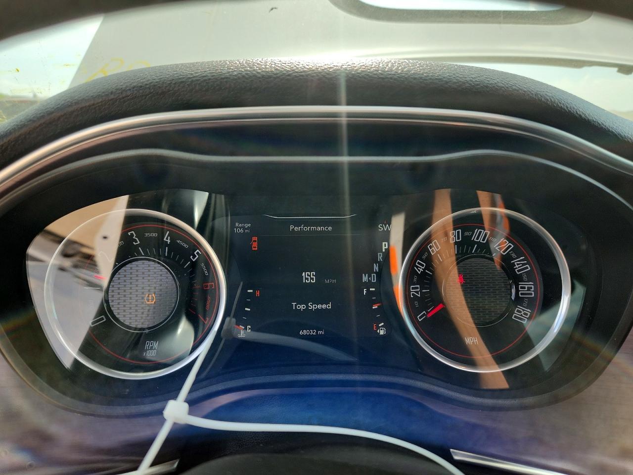2016 Dodge Challenger R - zdjęcie 9