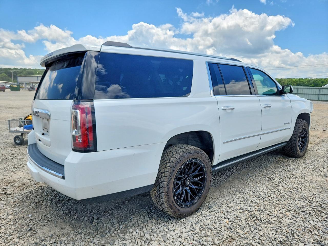 2016 GMC Yukon Xl Denali - zdjęcie 3