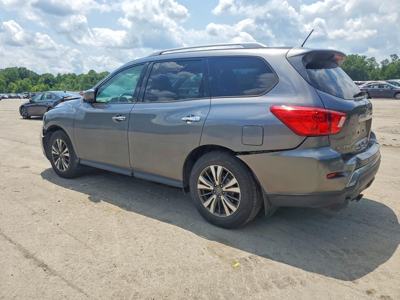 2017 Nissan Pathfinder - zdjęcie 3