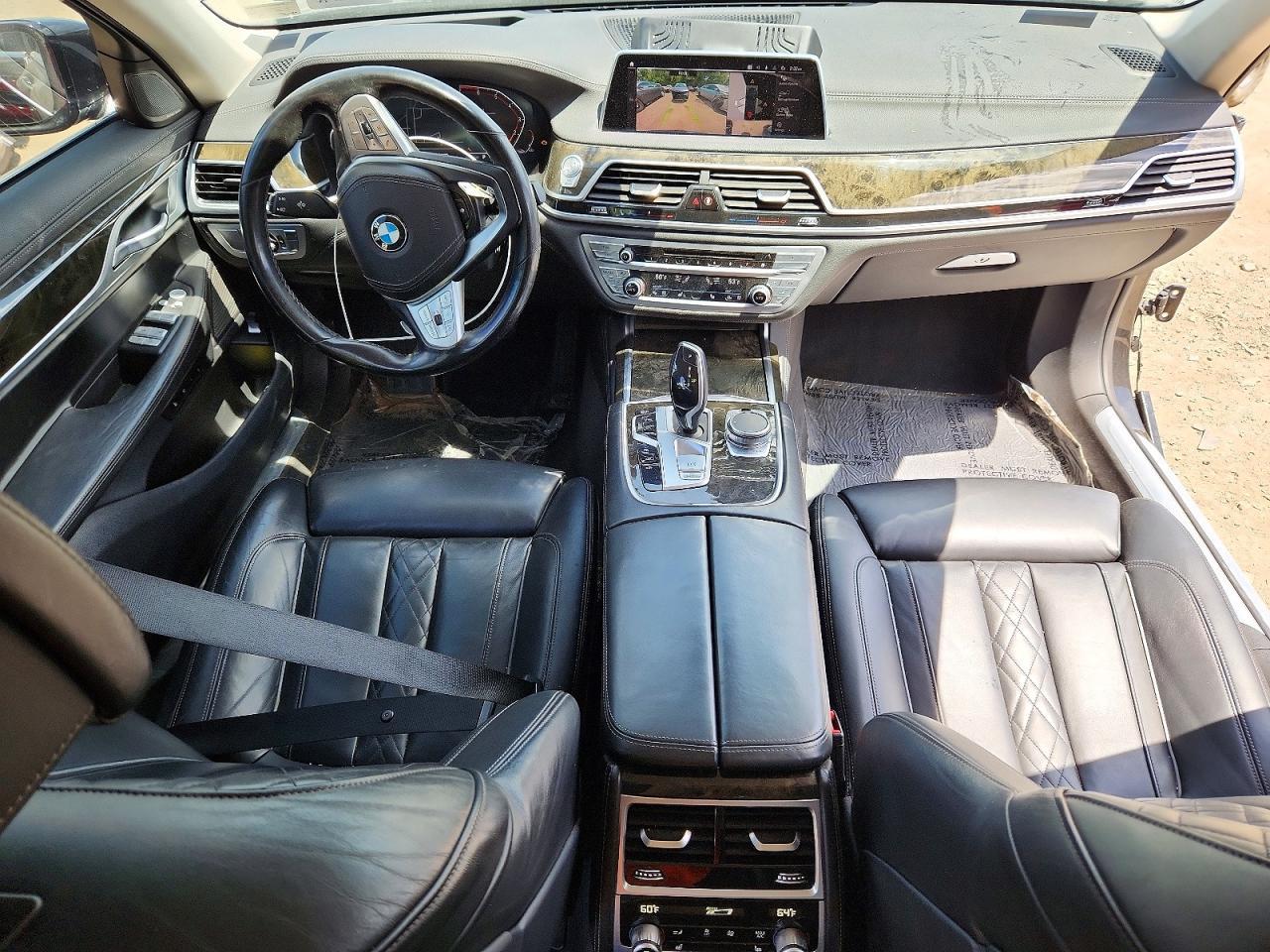 2020 BMW 750 Xi - zdjęcie 8