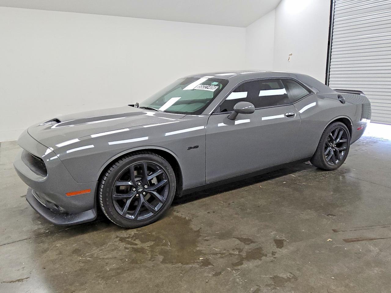 Dodge Challenger - zdjęcie 1