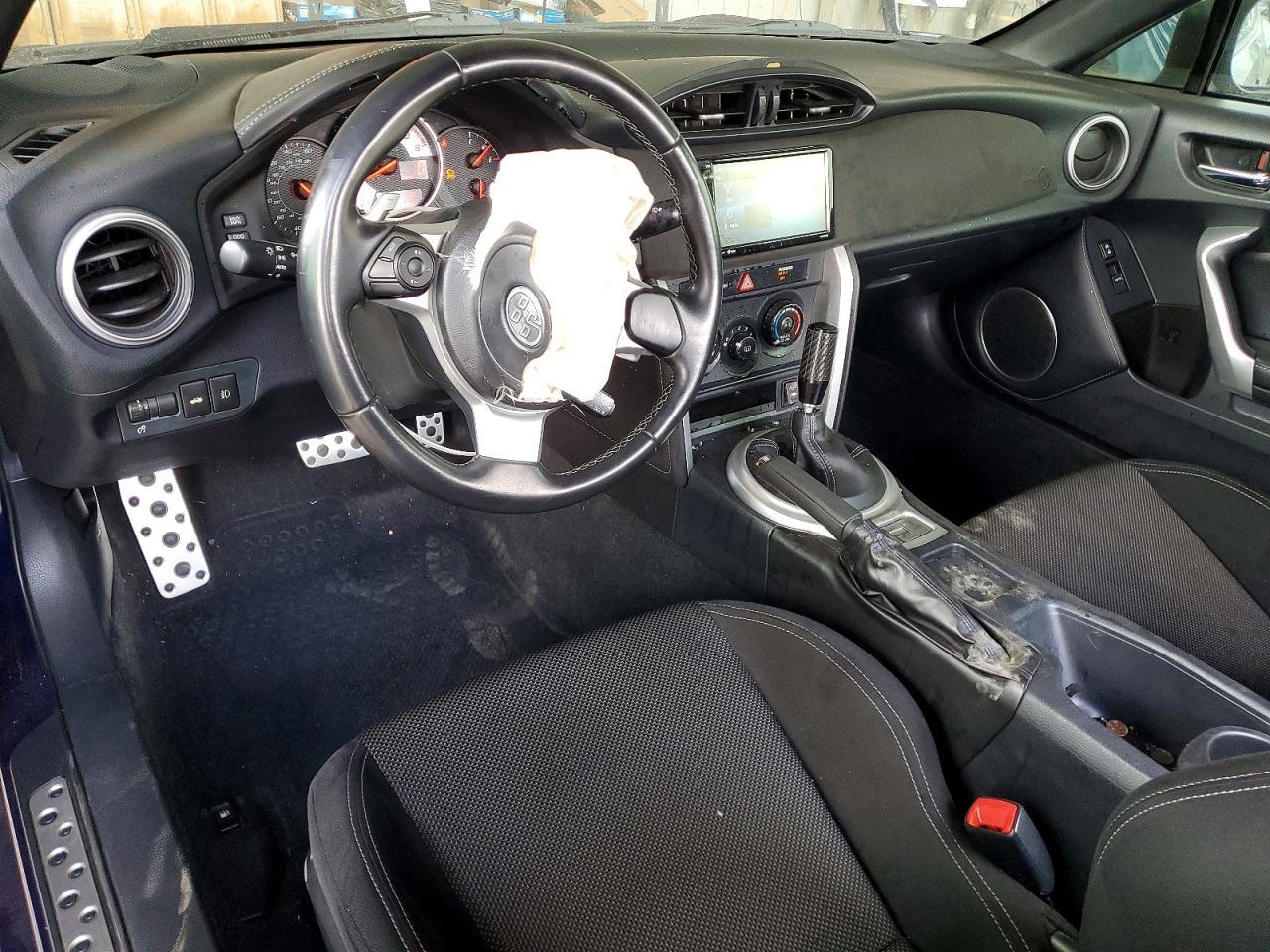 2017 Toyota 86 Base - zdjęcie 8