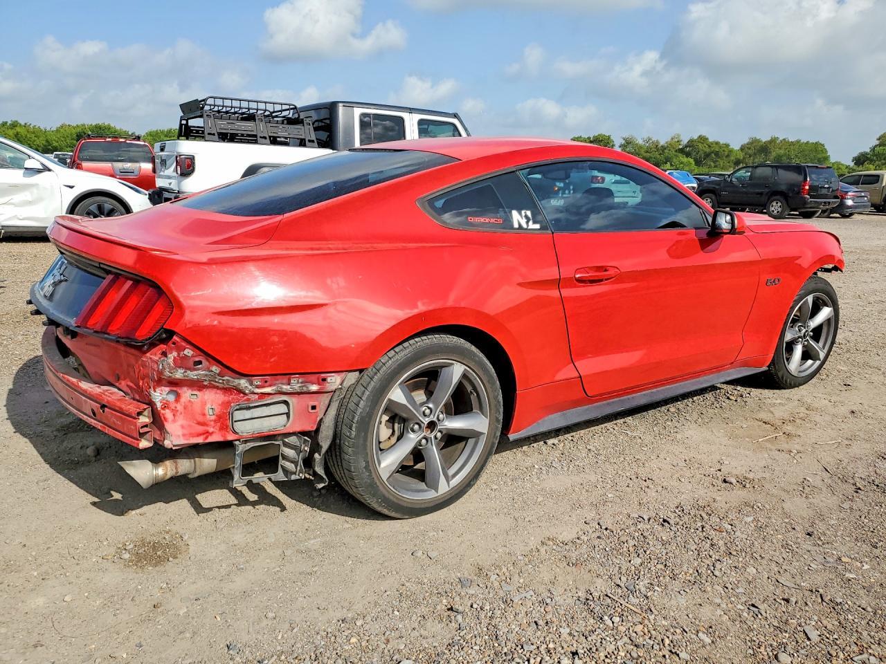 2015 Ford Mustang - zdjęcie 3