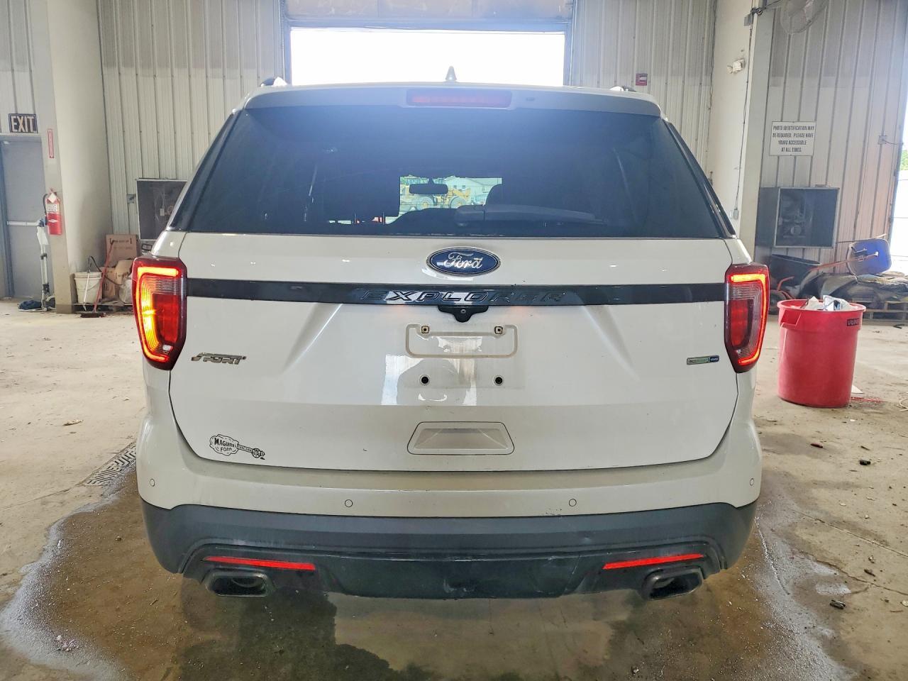 2017 Ford Explorer Sport - zdjęcie 6