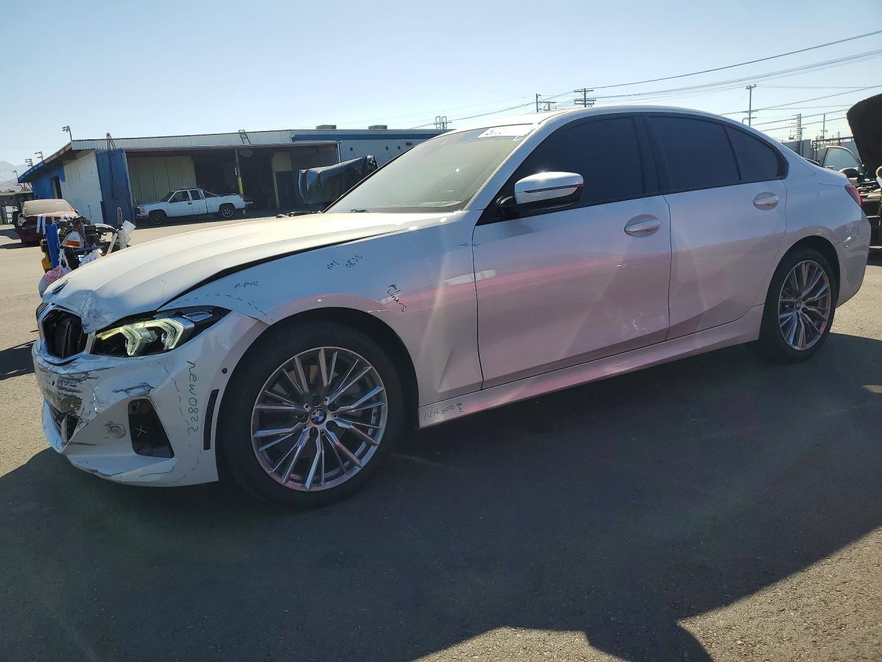 2023 BMW 330I - zdjęcie główne