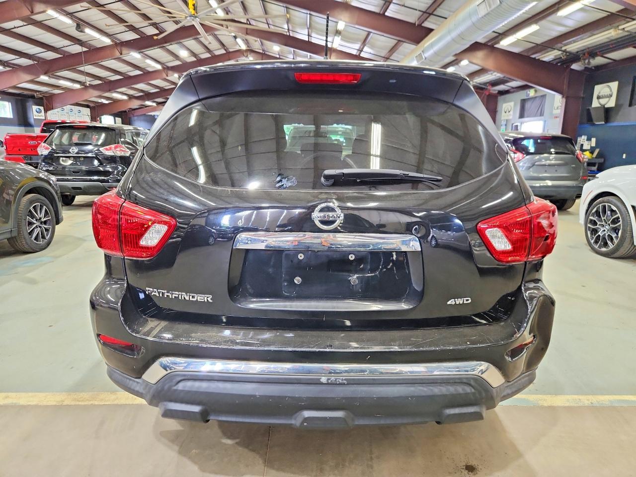 2017 Nissan Pathfinder S - zdjęcie 6