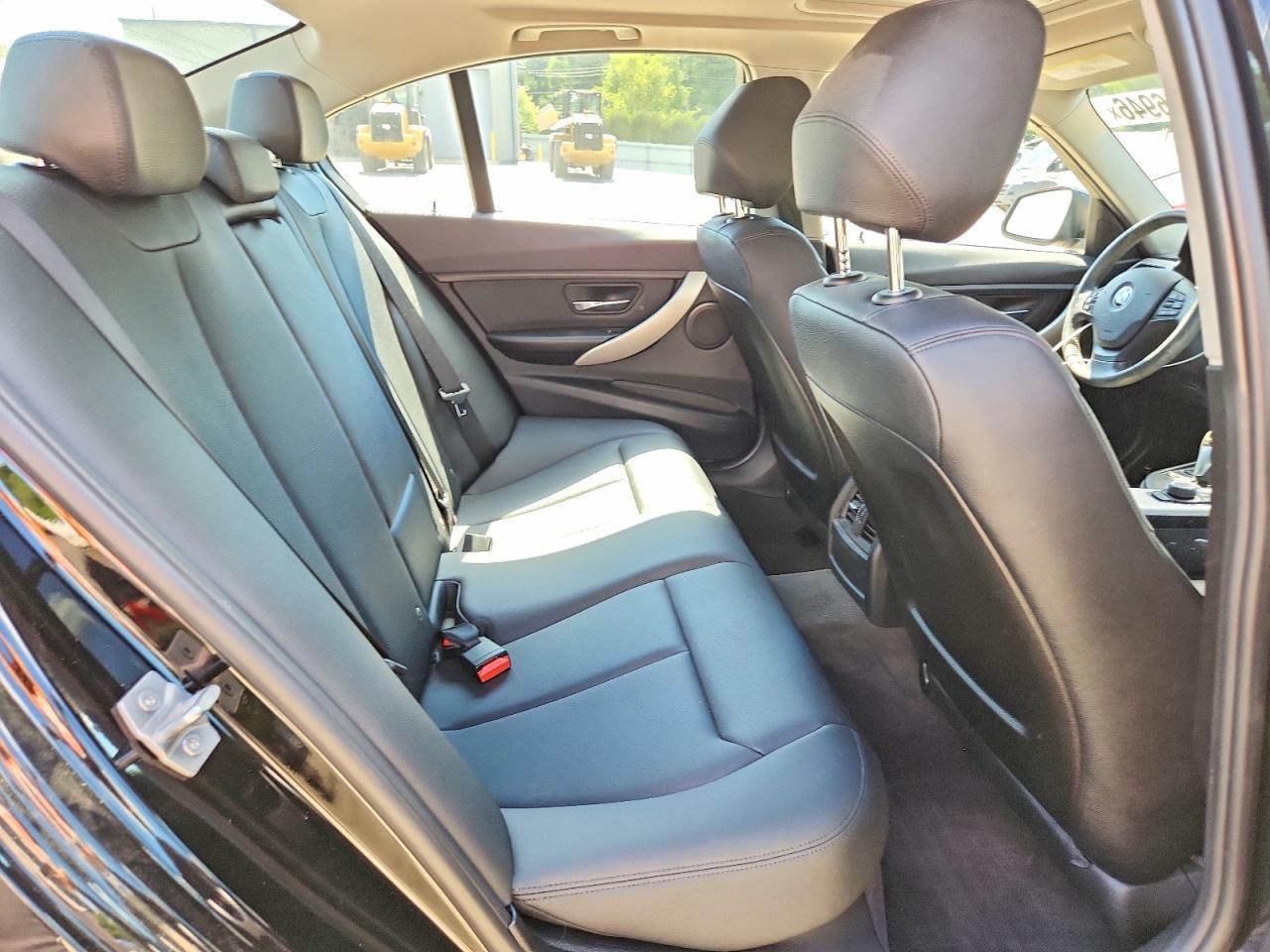2015 BMW 320 I xDrive - zdjęcie 10
