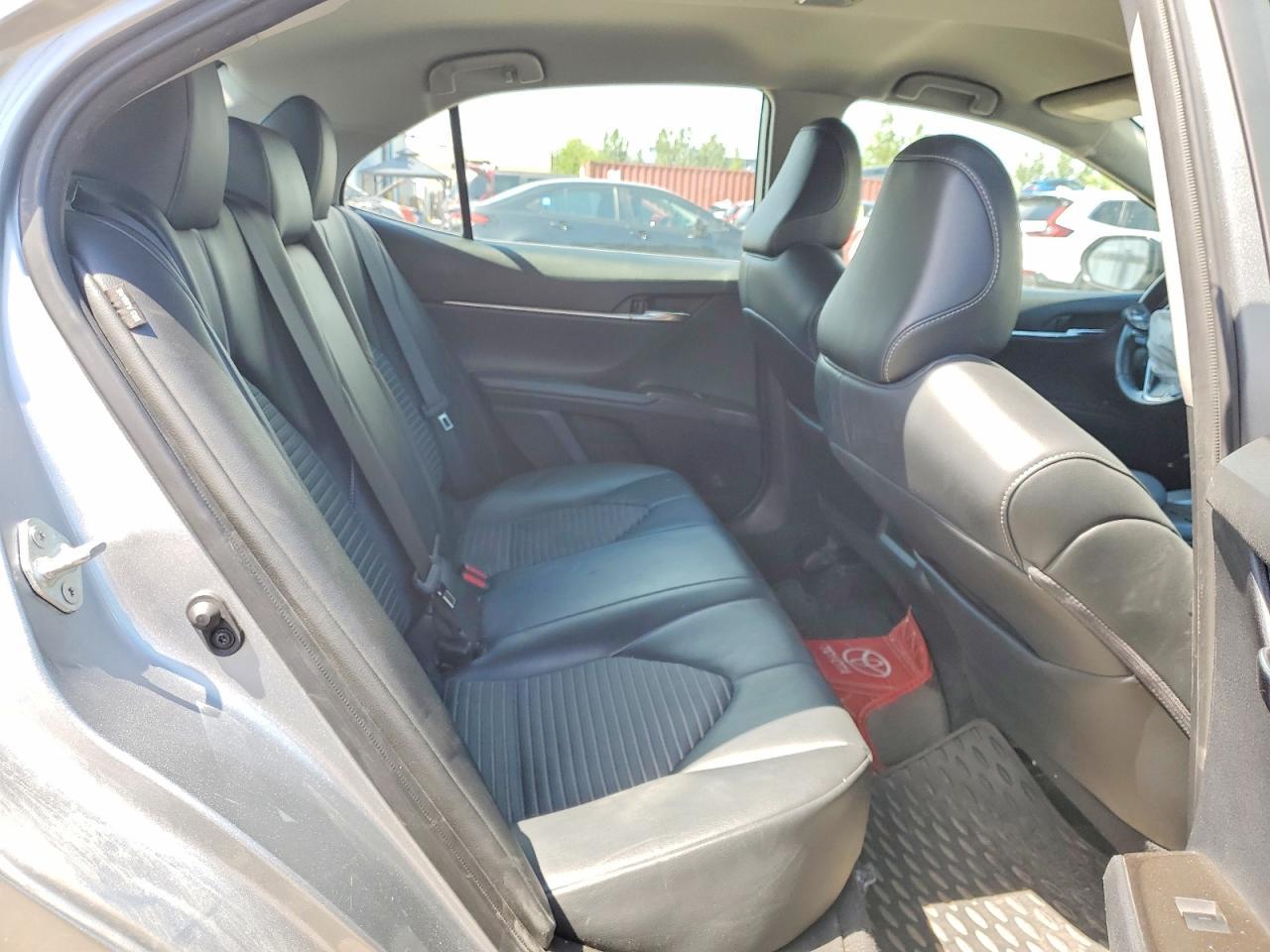 2022 Toyota Camry Se - zdjęcie 10