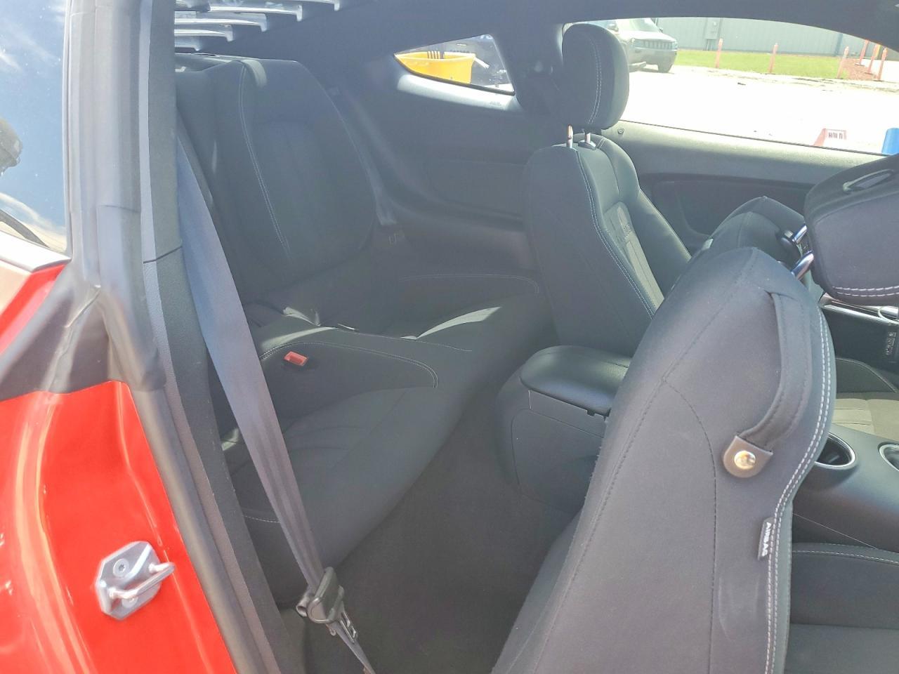 2018 Ford Mustang - zdjęcie 10