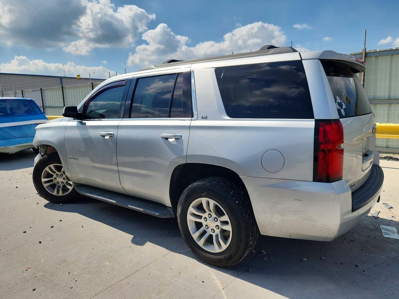 2015 Chevrolet Tahoe K1500 Ls - zdjęcie 2