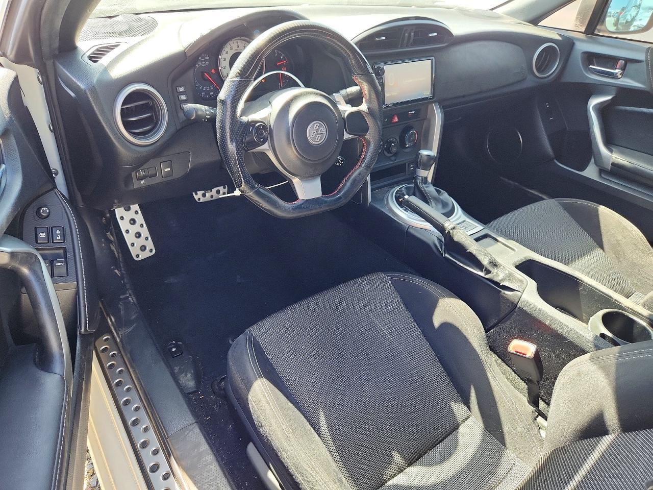2017 Toyota 86 Base - zdjęcie 8