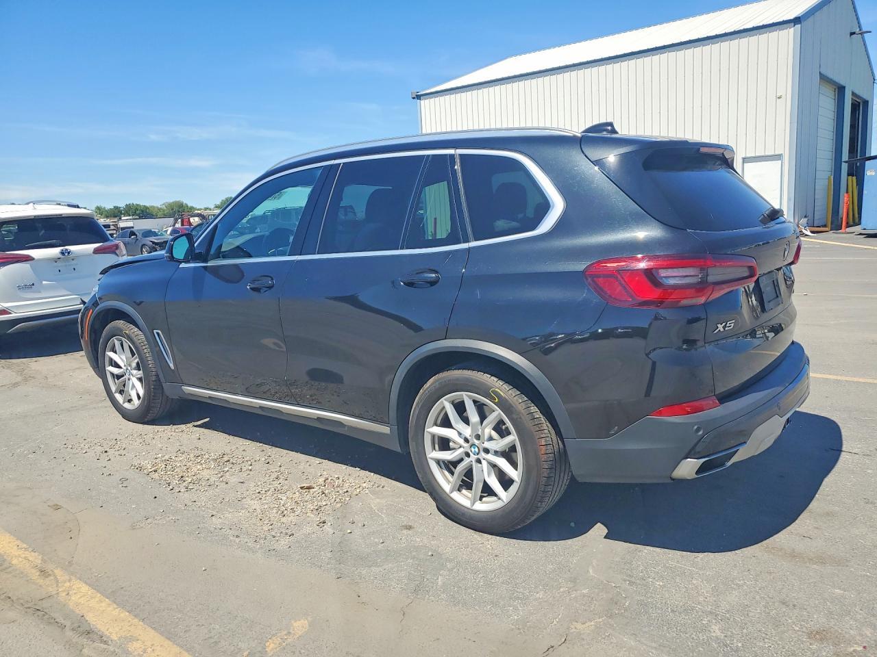 2019 BMW X5 xDrive40I - zdjęcie 2