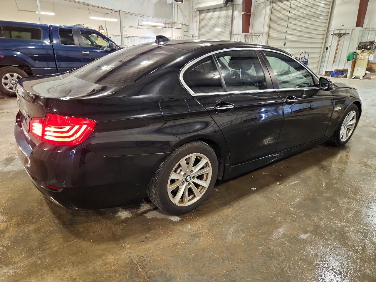 2015 BMW Seria 5 528i - zdjęcie 3