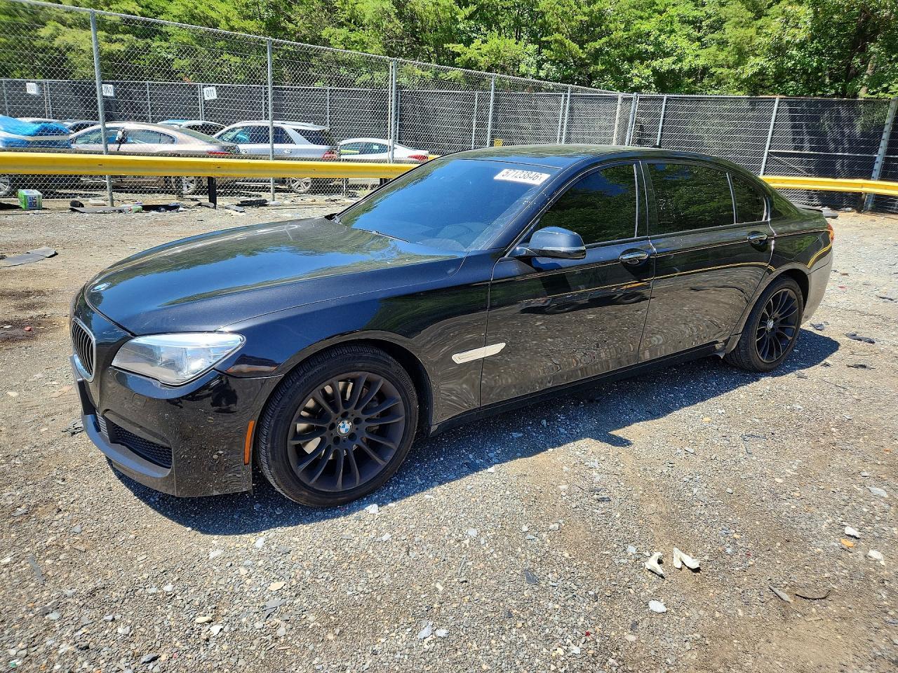 2015 BMW Seria 7 740Li - zdjęcie główne