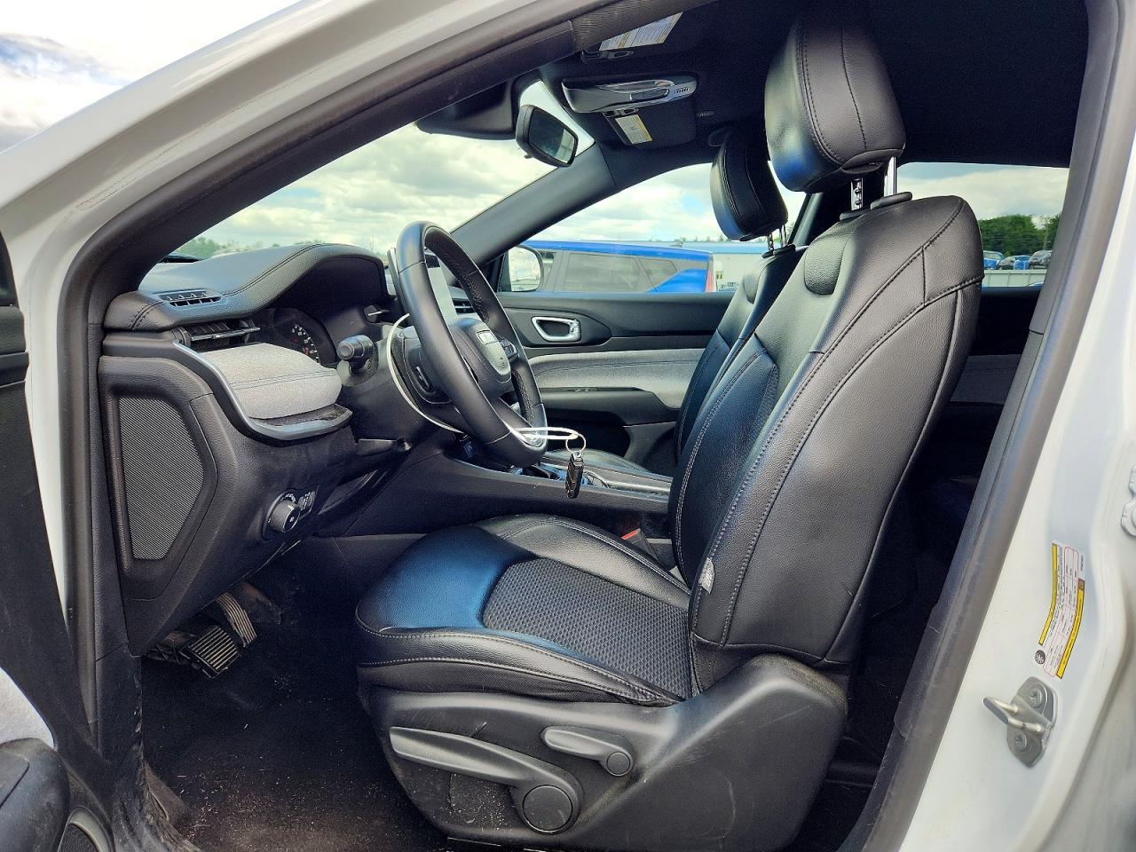2023 Jeep Compass Latitude - zdjęcie 7