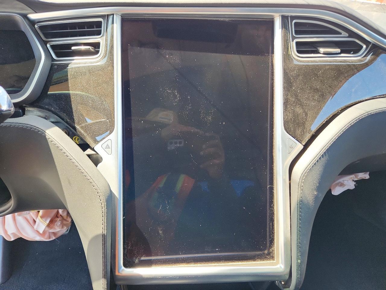 2014 Tesla Model S - zdjęcie 9