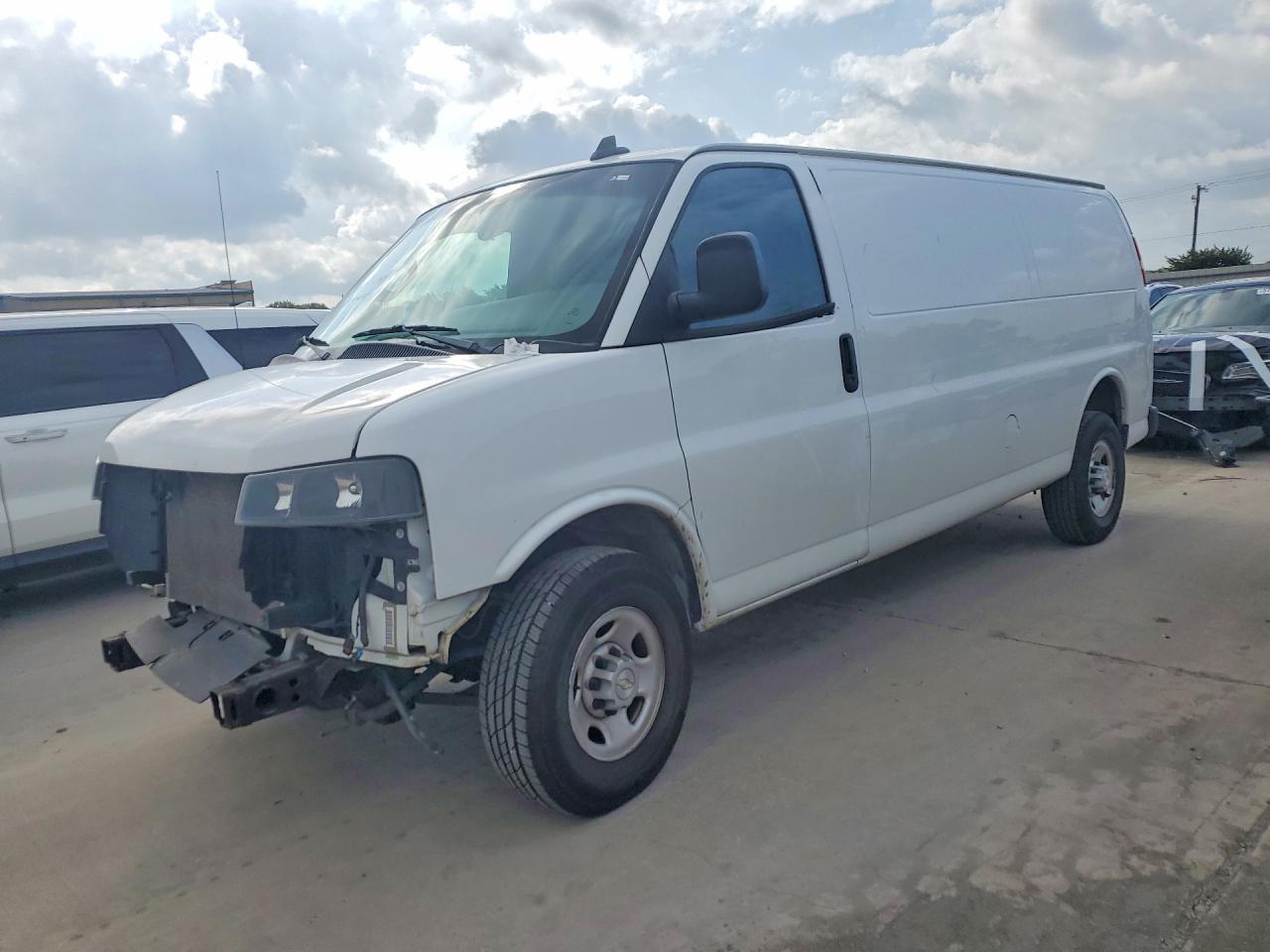 2022 Chevrolet Express G2500 - zdjęcie główne