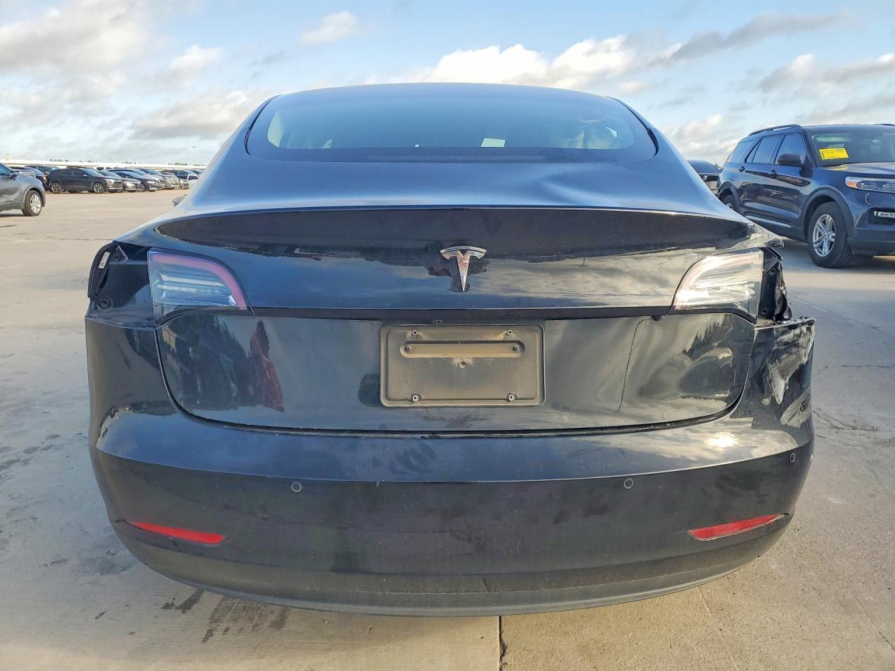 2021 Tesla Model 3 - zdjęcie 6