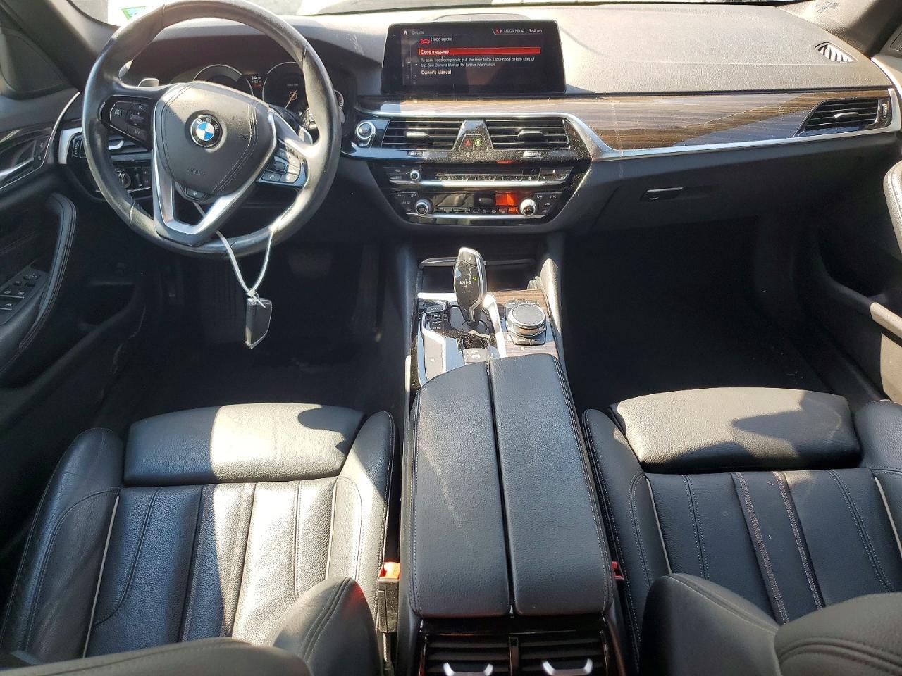 2019 BMW Seria 5 530i - zdjęcie 8