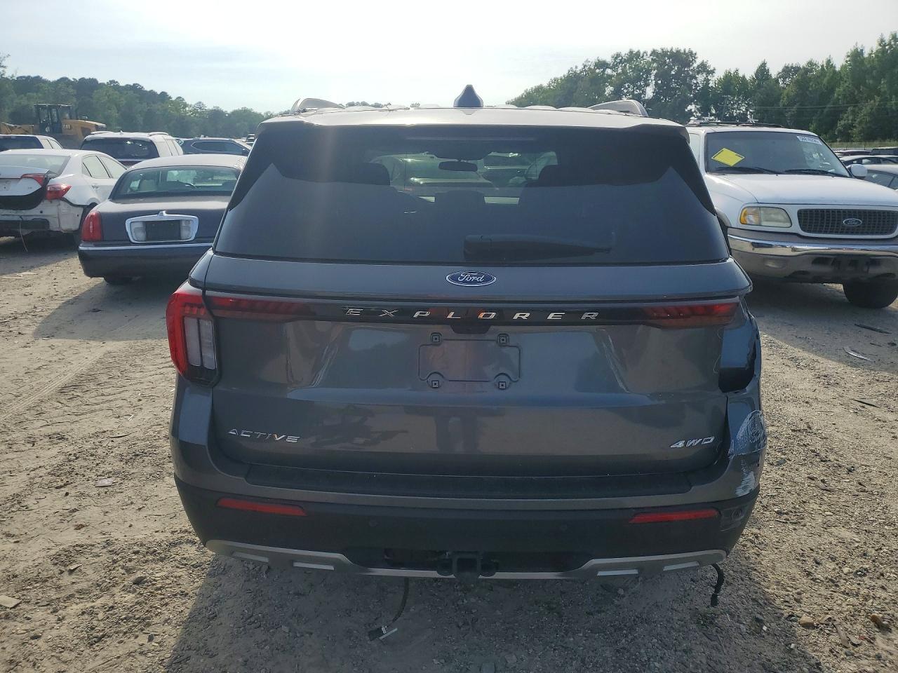 2025 Ford Explorer Active - zdjęcie 6