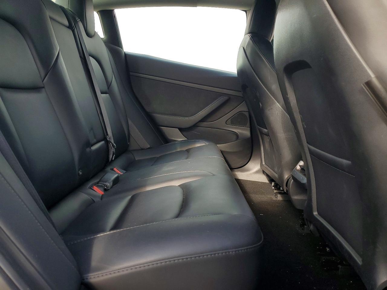 2021 Tesla Model 3 - zdjęcie 10