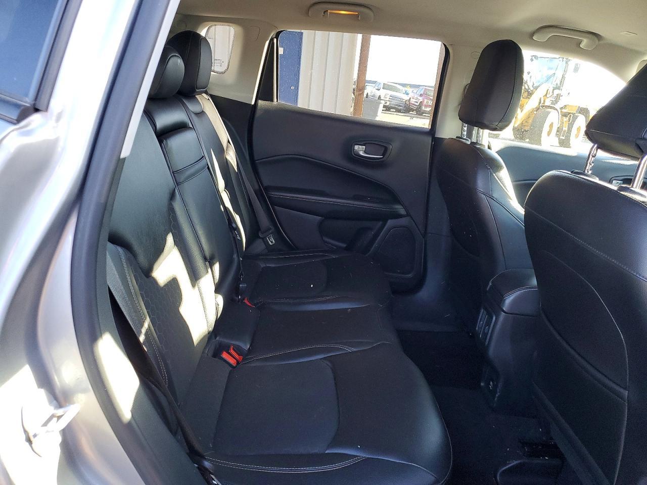 2018 Jeep Compass Latitude - zdjęcie 10
