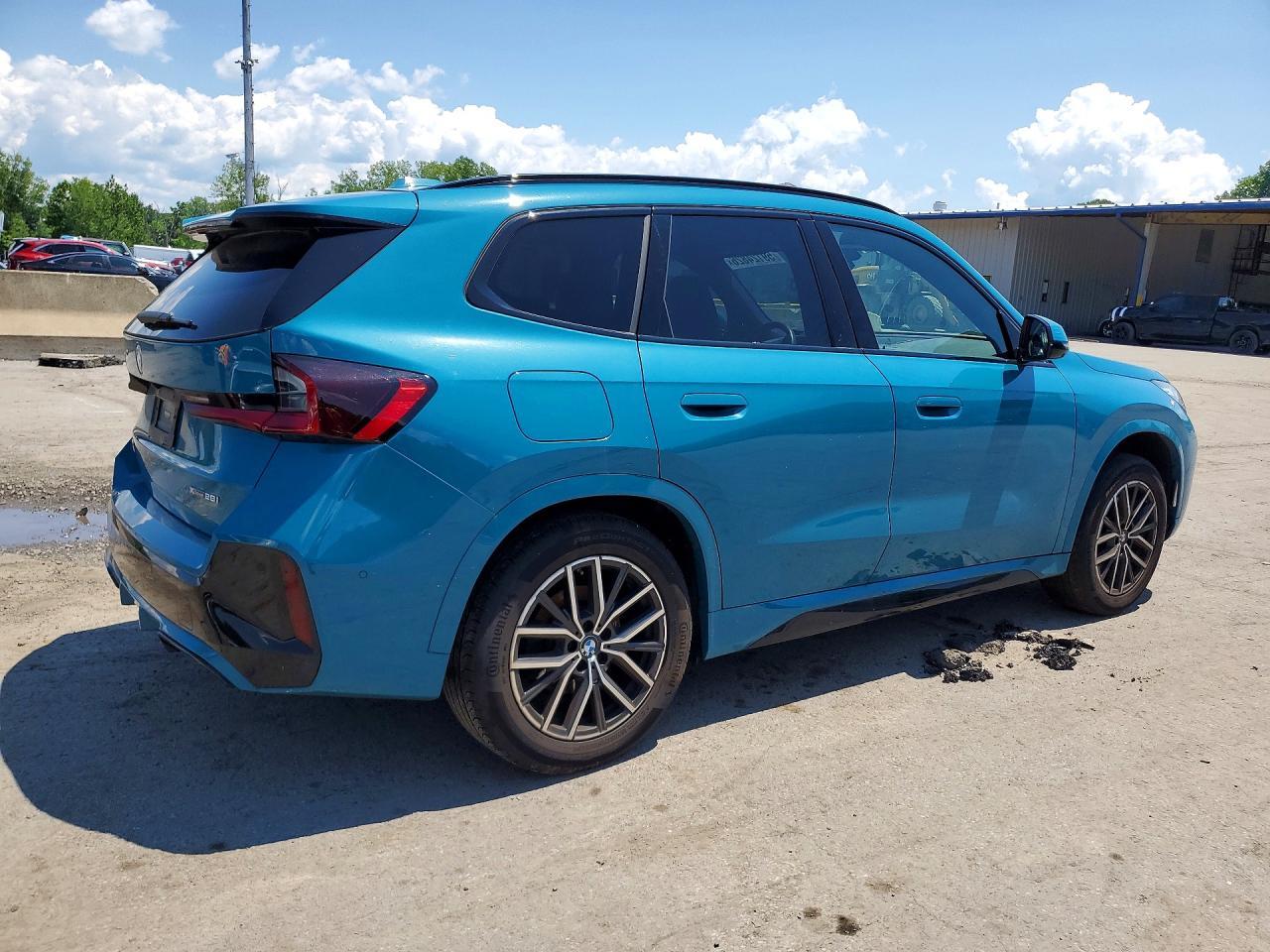 2023 BMW X1 xDrive28I - zdjęcie 3