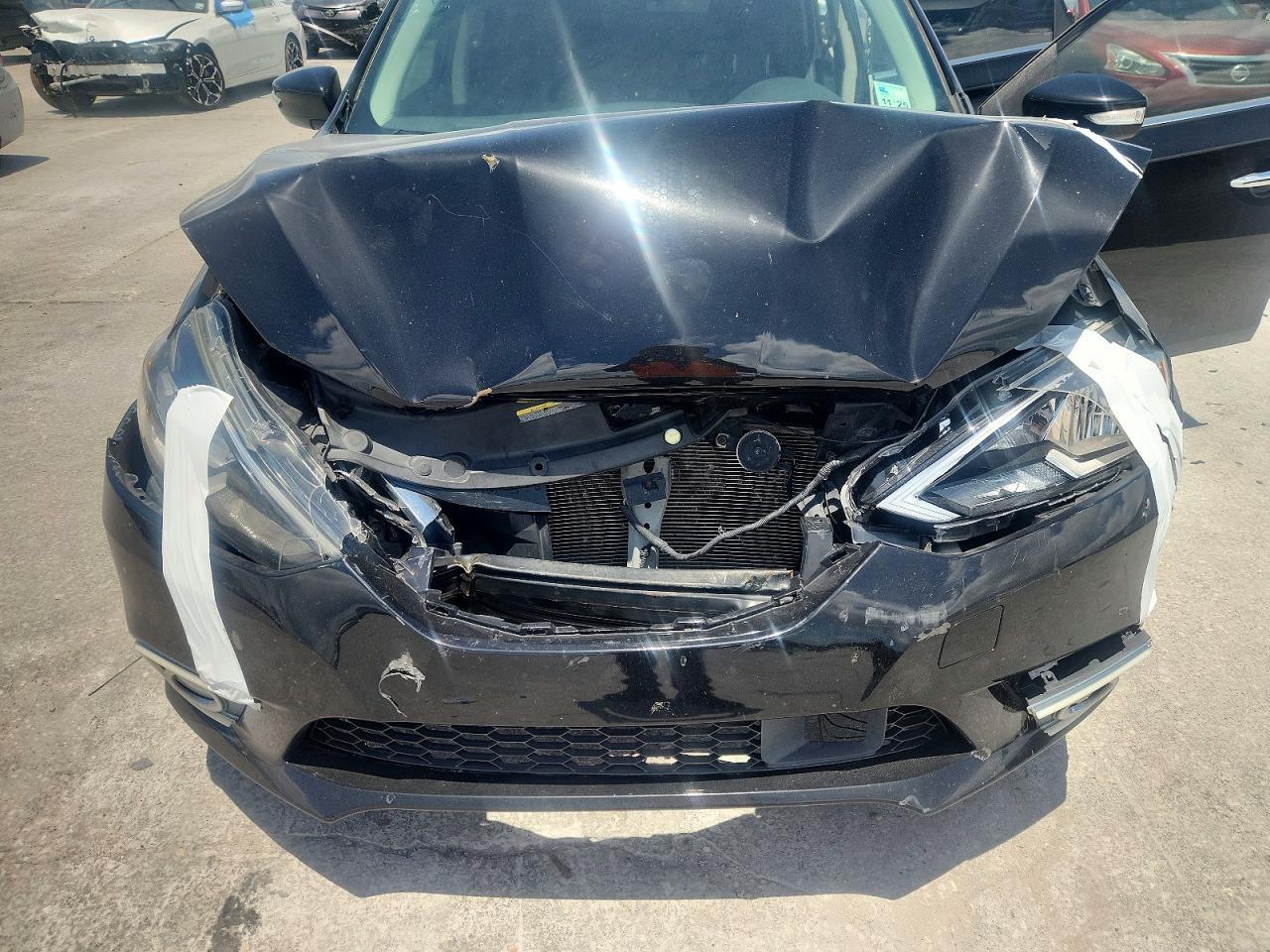 2019 Nissan Sentra Sr - zdjęcie 11