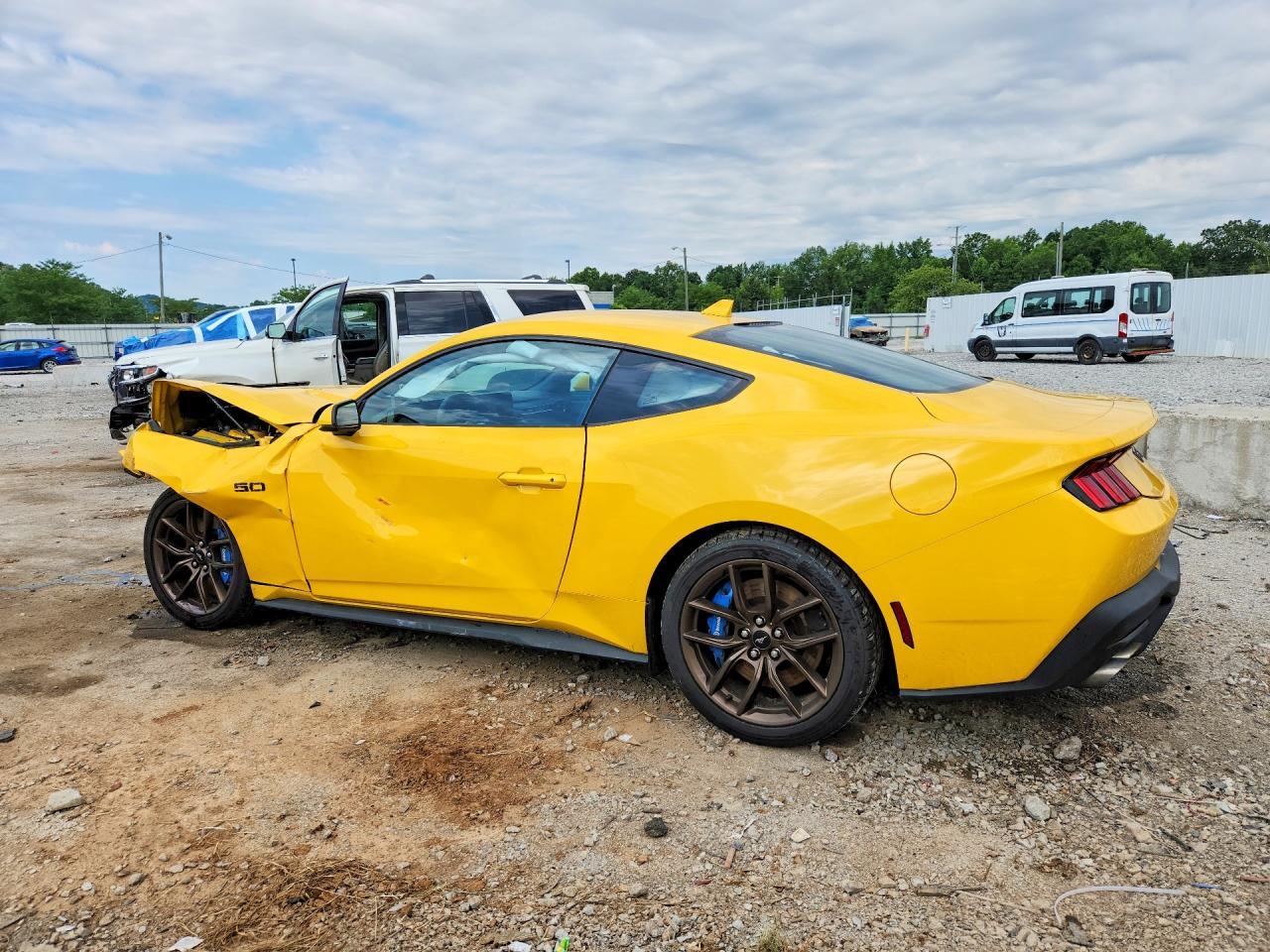 2024 Ford Mustang Gt - zdjęcie 2