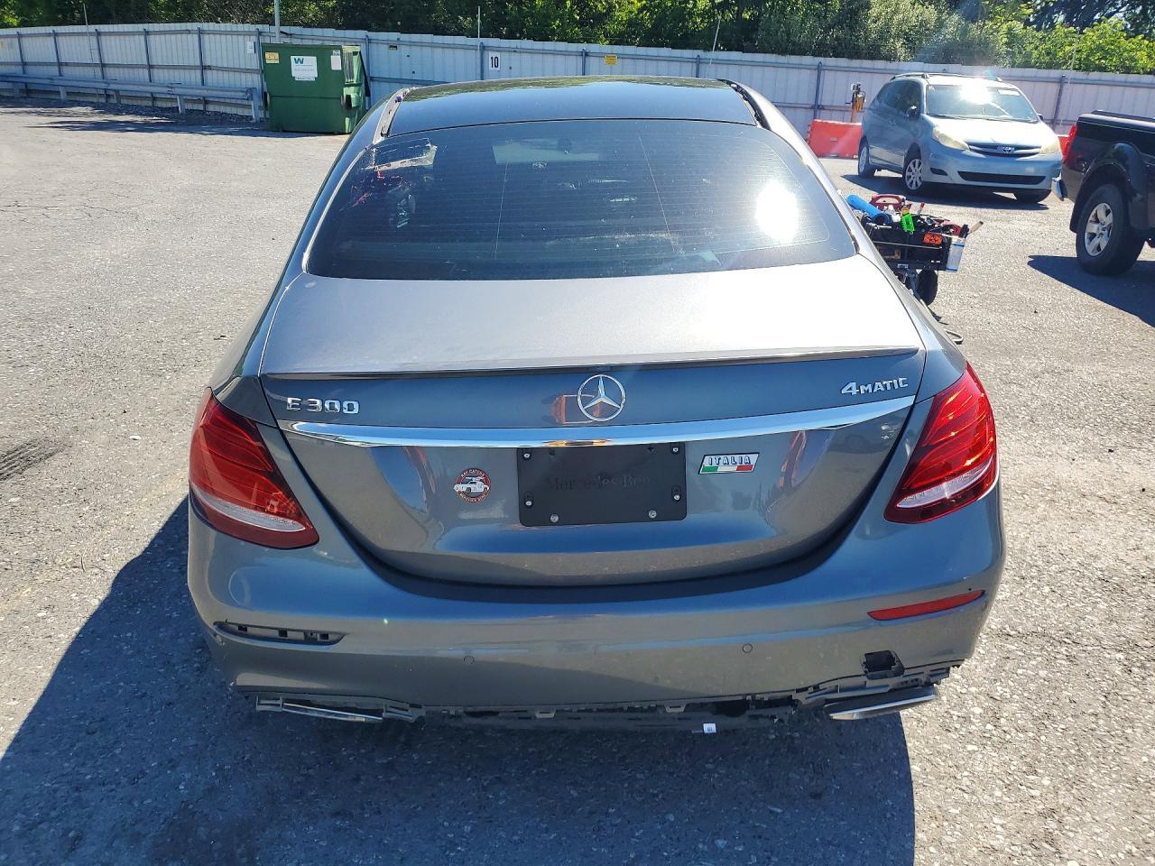 2017 Mercedes-Benz E 300 4Matic - zdjęcie 6