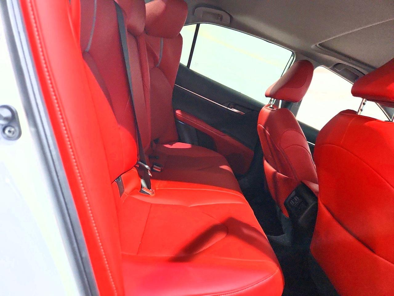 2022 Toyota Camry Xse - zdjęcie 10