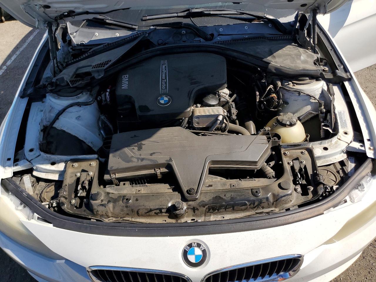 2013 BMW 328 I - zdjęcie 11