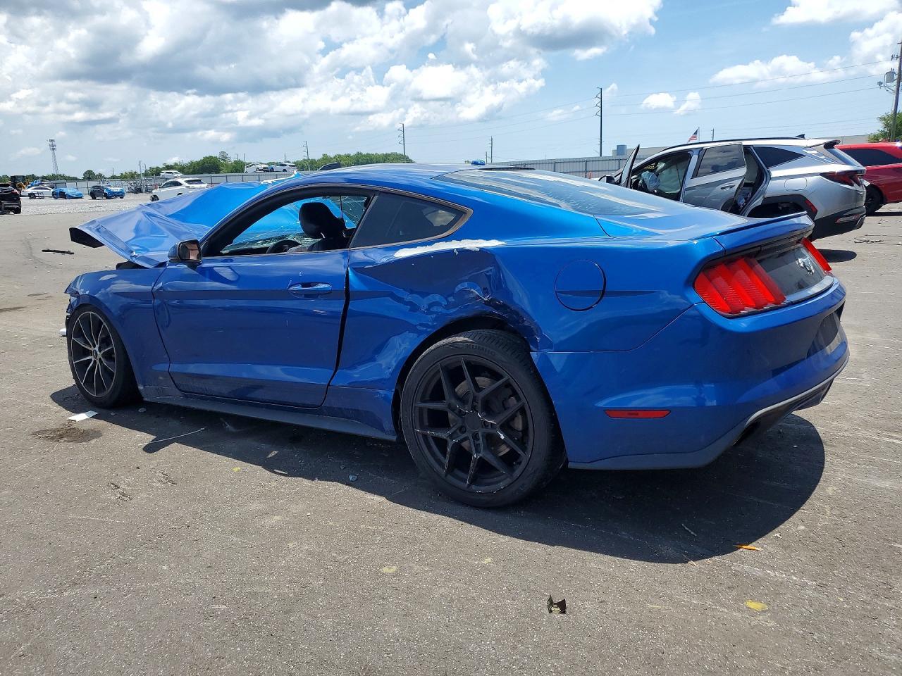 2017 Ford Mustang - zdjęcie 2