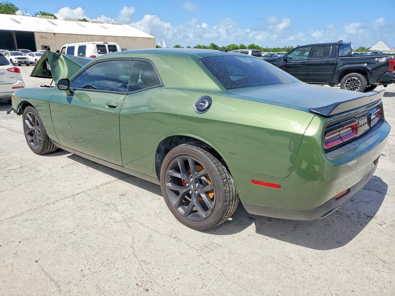 2022 Dodge Challenger Sxt - zdjęcie 2