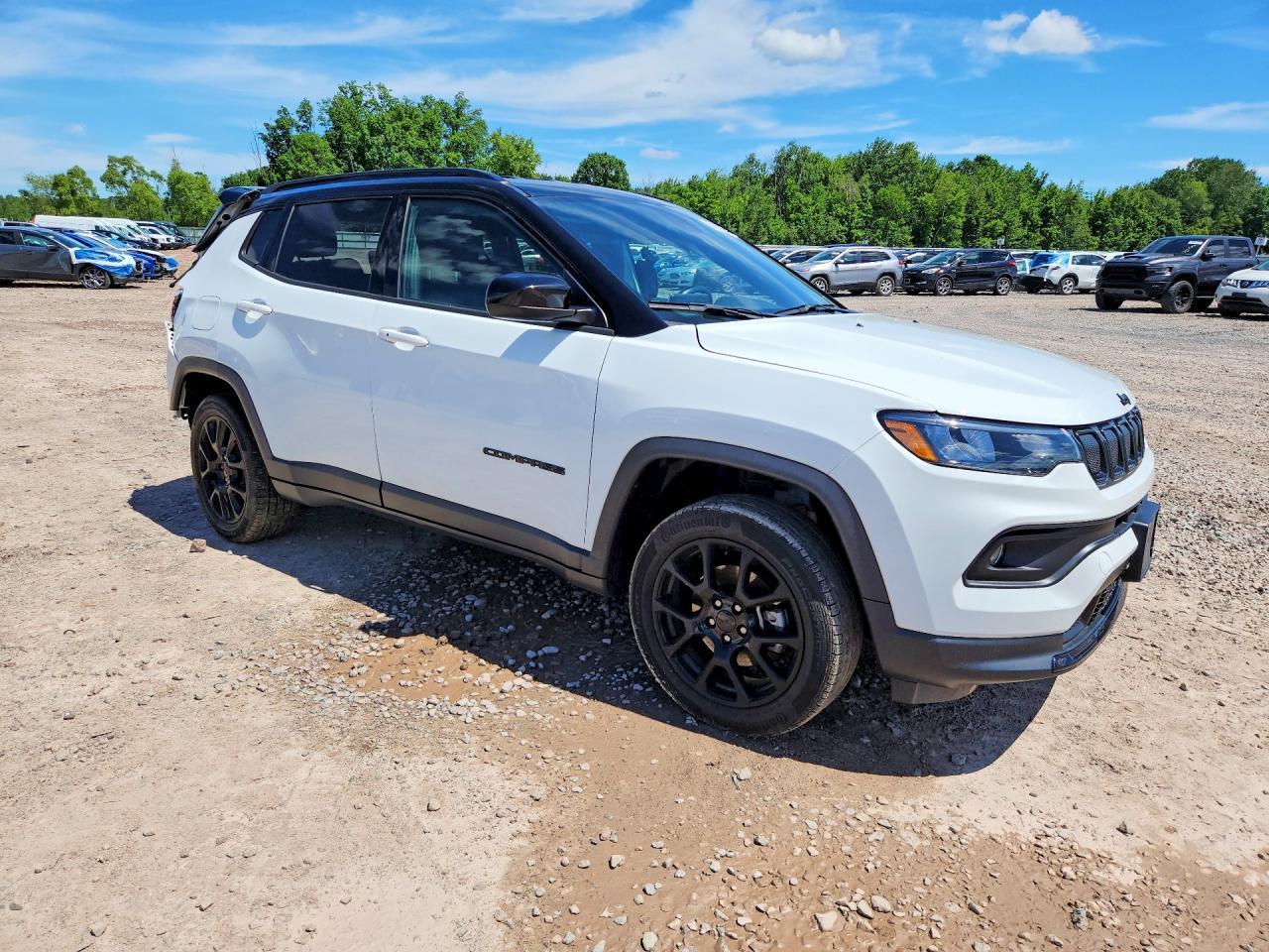 2022 Jeep Compass Latitude - zdjęcie 4