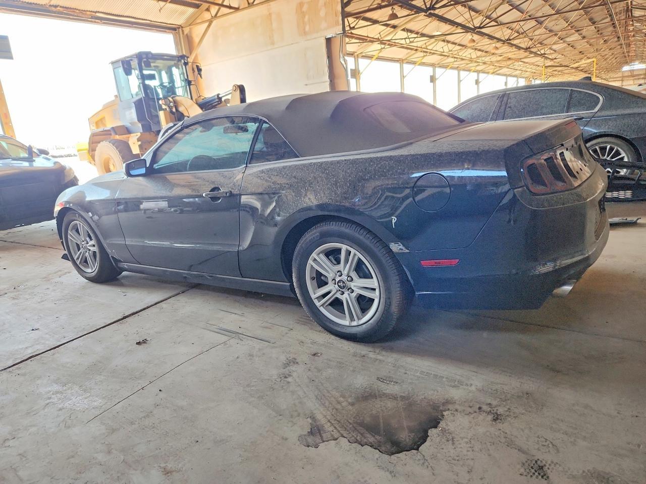 2014 Ford Mustang - zdjęcie 2