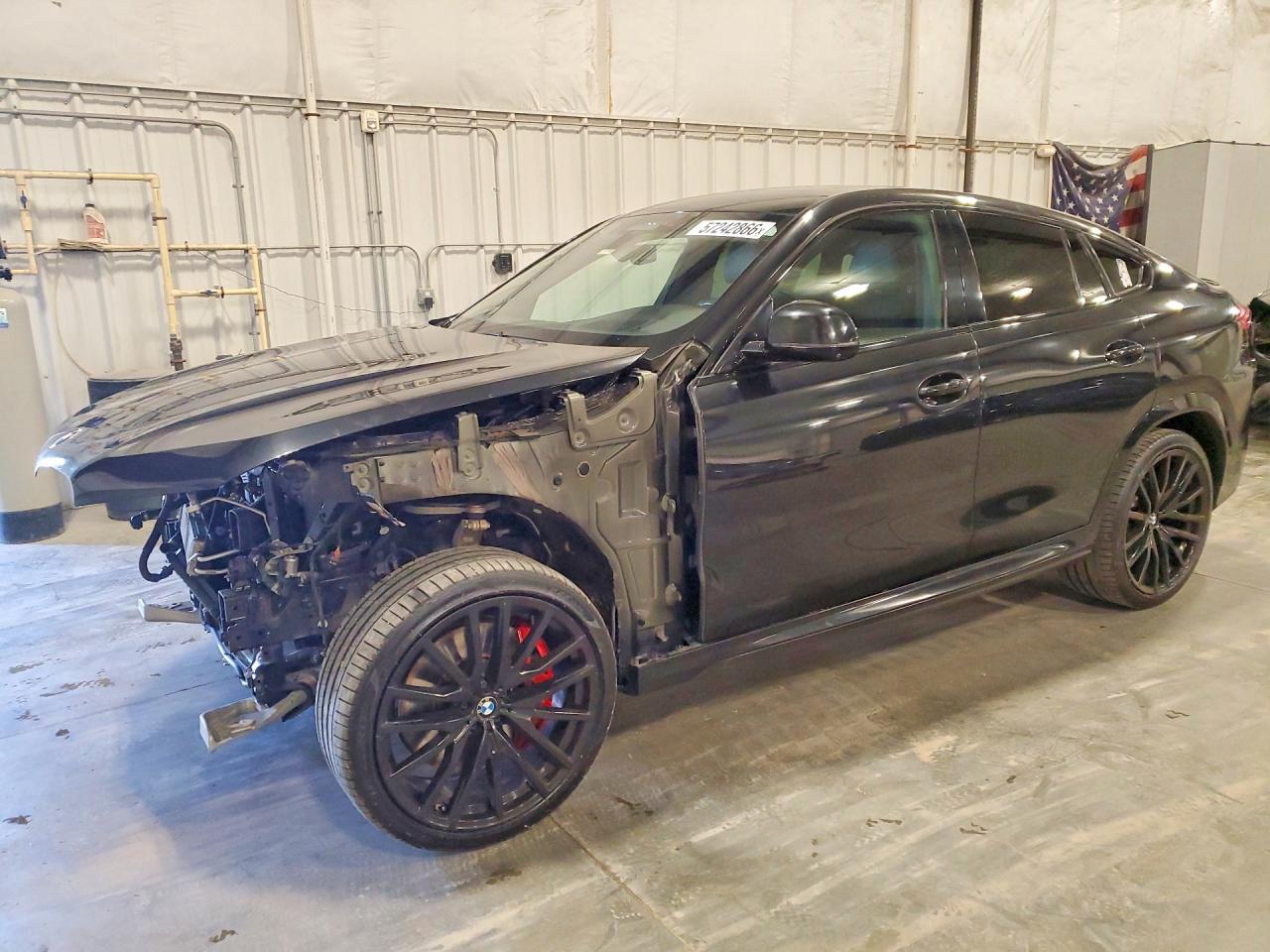 2021 BMW X6 M50I - zdjęcie główne