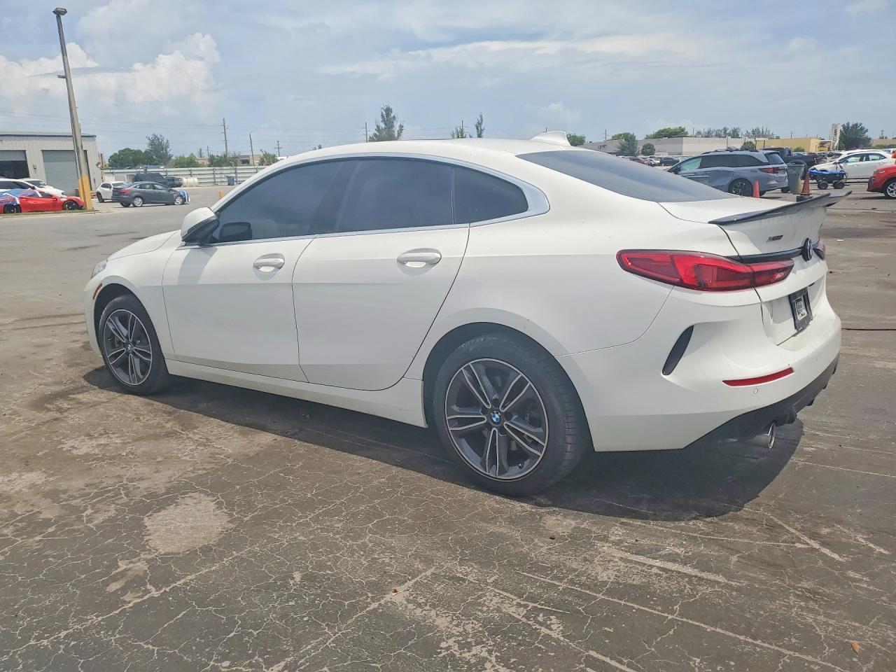2024 BMW 228Xi - zdjęcie 2